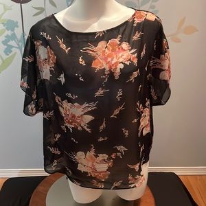 4/$20 sheer floral Top Large